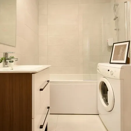 Modern In Nerva Traian - Contemporary Living At Its Finest Apartment Bucharest