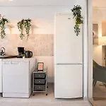Modern In Nerva Traian - Contemporary Living At Its Finest Apartment Bucharest