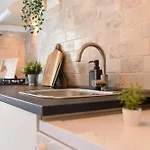 Apartment Modern In Nerva Traian - Contemporary Living At Its Finest Bucharest