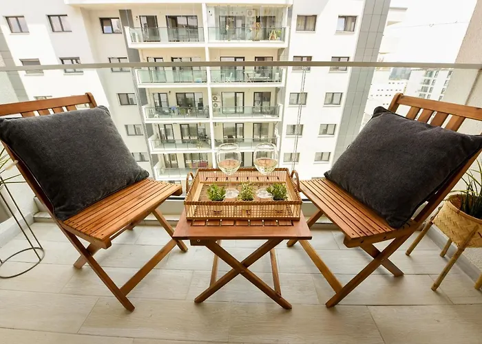 Modern In Nerva Traian - Contemporary Living At Its Finest Apartament