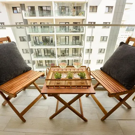 Modern In Nerva Traian - Contemporary Living At Its Finest Апартаменты