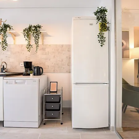 Modern In Nerva Traian - Contemporary Living At Its Finest Appartement Bucarest