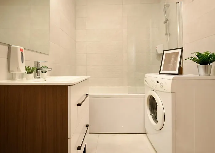 Modern In Nerva Traian - Contemporary Living At Its Finest Апартаменты Бухарест
